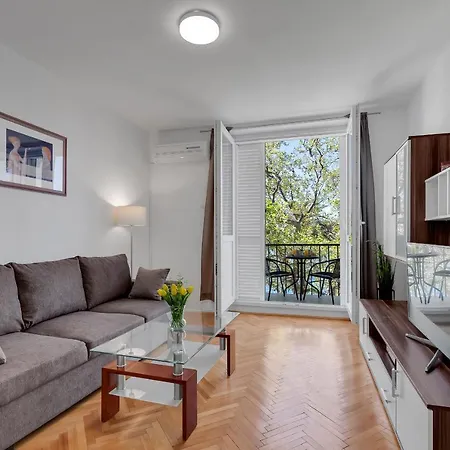 Riva * 马卡尔斯卡